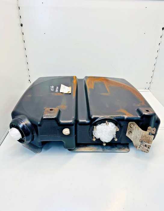 Mercedes Actros MP4 AdBlue Tank A9604703815 A9604702015 A9604704283 With Bracket view 6