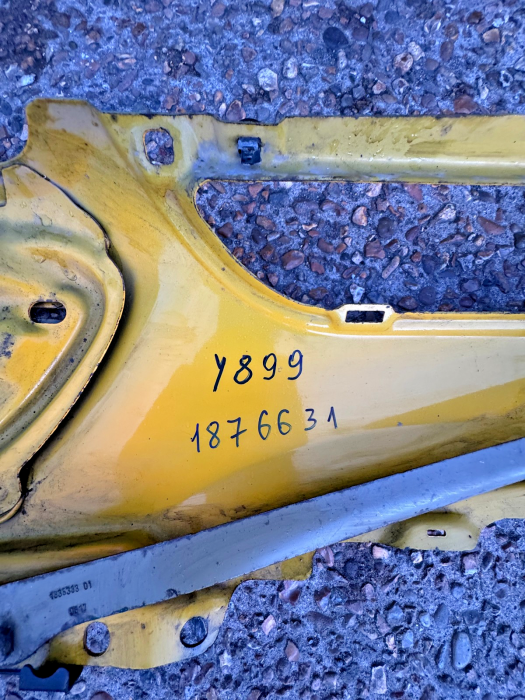 DAF CF Euro 6 Front Bumper 1876631 1826510 2032701 2032702 1826510 Euro 6 Used view 3
