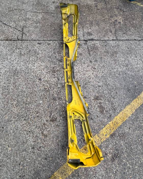 DAF CF Euro 6 Front Bumper 1876631 1826510 2032701 2032702 1826510 Euro 6 Used view 4