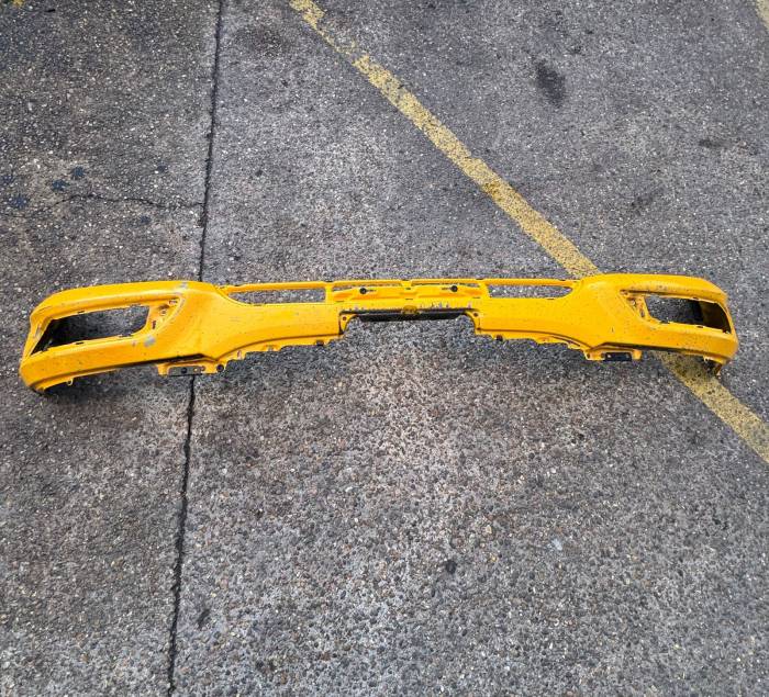 DAF CF Euro 6 Front Bumper 1876631 1826510 2032701 2032702 1826510 Euro 6 Used view 7