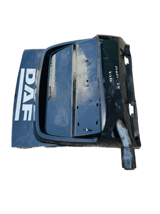 DAF XF106 CF Rear LH Mudguard 2120351 1875553 1892197 2120359 With Mudflap Used view 2